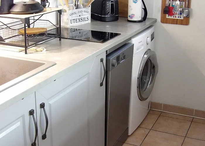 Confort Piscine Parking *